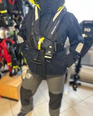 BALTIC ATHENA 165 HARNESS — jistota pro dámy na palubě ✨⚓️ Proč právě Athena: ✅ dámský střih, který sedí a neškrtí ✅ 165 N...